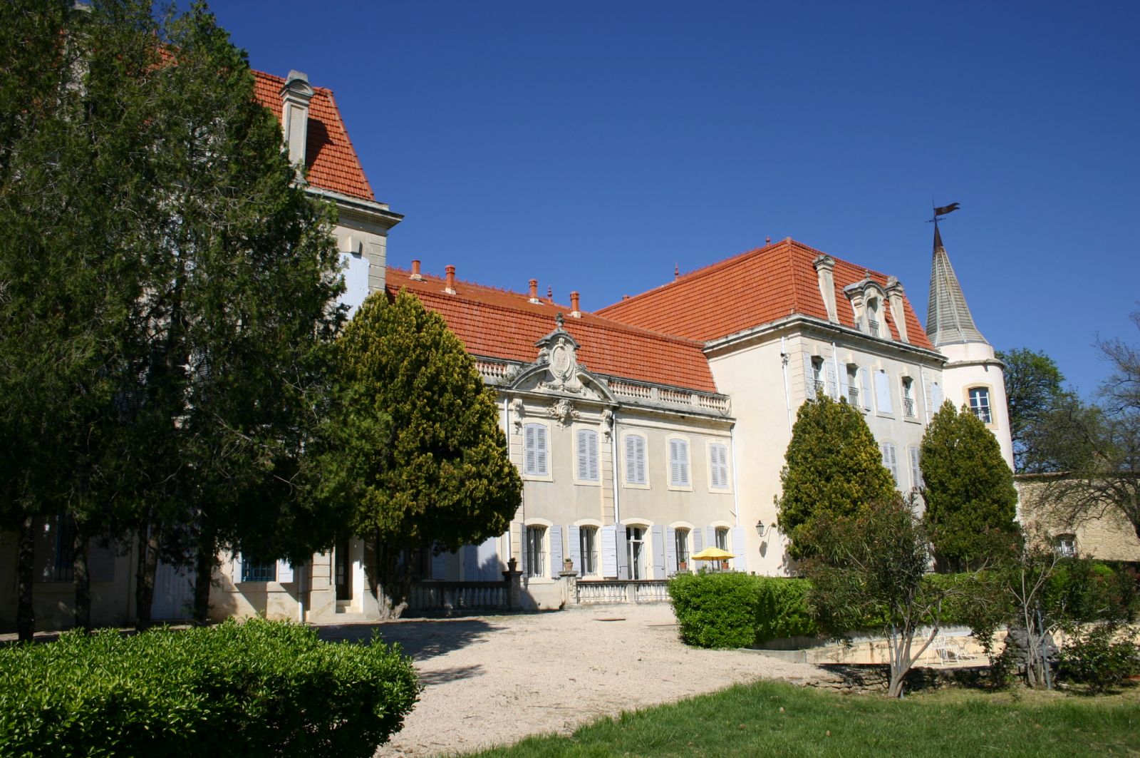 Château de Vaudieu Château de Vaudieu